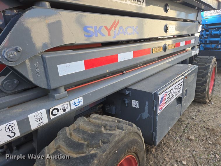 image for item ER5163 2006 Skyjack SJ7127 scissor lift