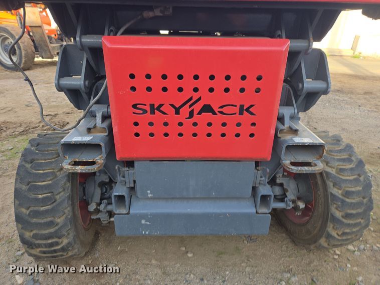 image for item ER5163 2006 Skyjack SJ7127 scissor lift