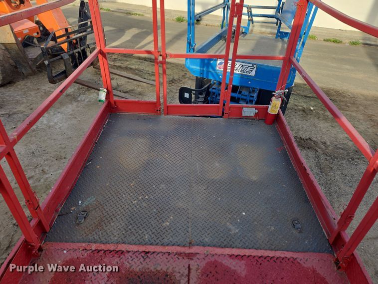 image for item ER5163 2006 Skyjack SJ7127 scissor lift