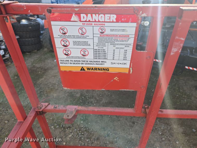 image for item ER5163 2006 Skyjack SJ7127 scissor lift