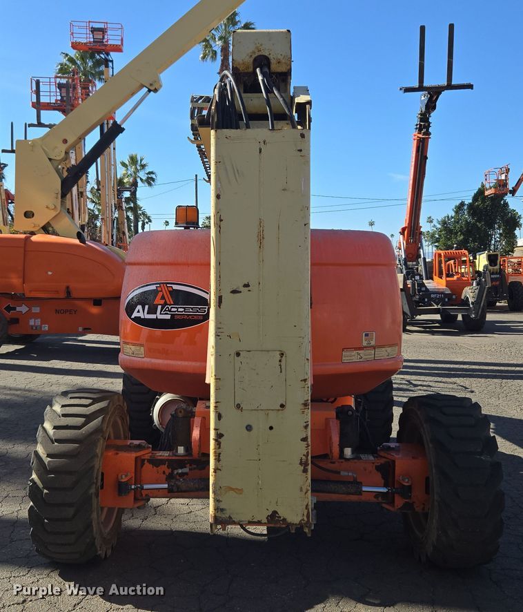 image for item ER5165 2011 JLG 600AJ boom lift