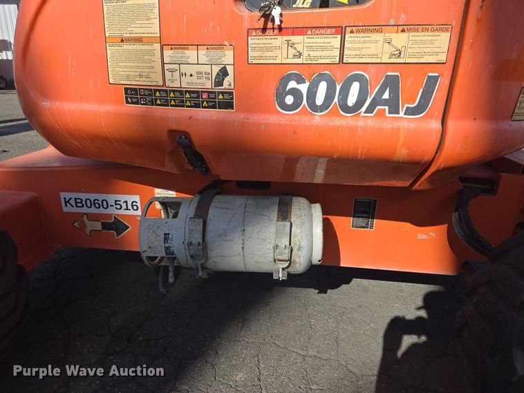 image for item ER5165 2011 JLG 600AJ boom lift