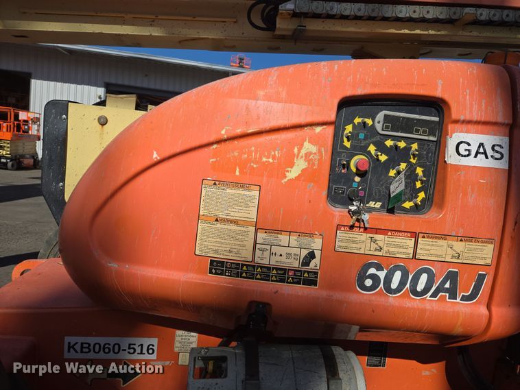 image for item ER5165 2011 JLG 600AJ boom lift