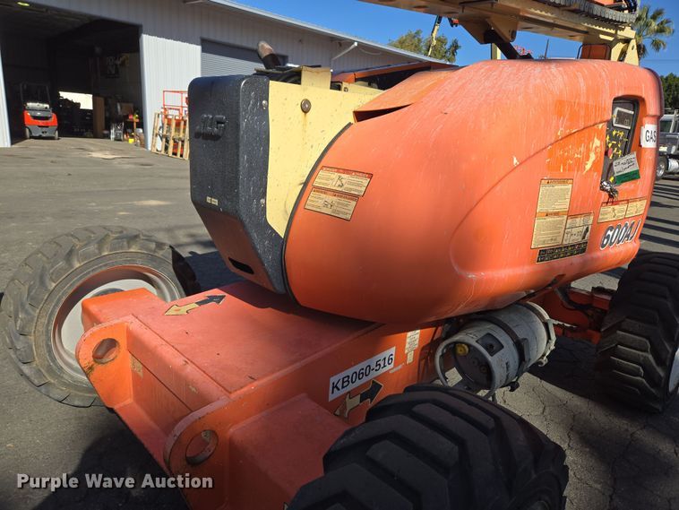 image for item ER5165 2011 JLG 600AJ boom lift