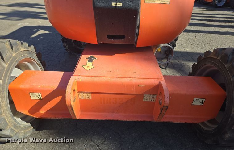 image for item ER5165 2011 JLG 600AJ boom lift