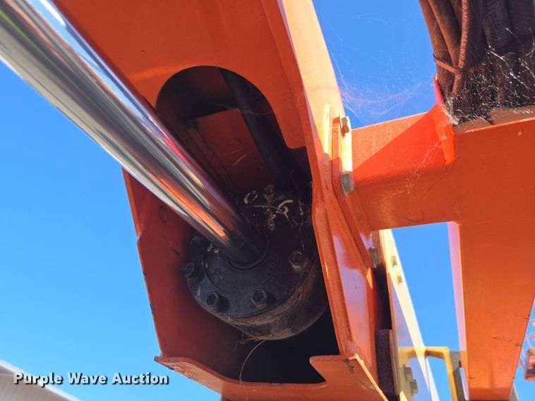 image for item ER5165 2011 JLG 600AJ boom lift