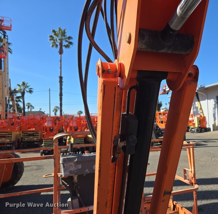 image for item ER5165 2011 JLG 600AJ boom lift