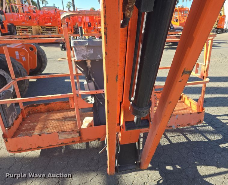 image for item ER5165 2011 JLG 600AJ boom lift