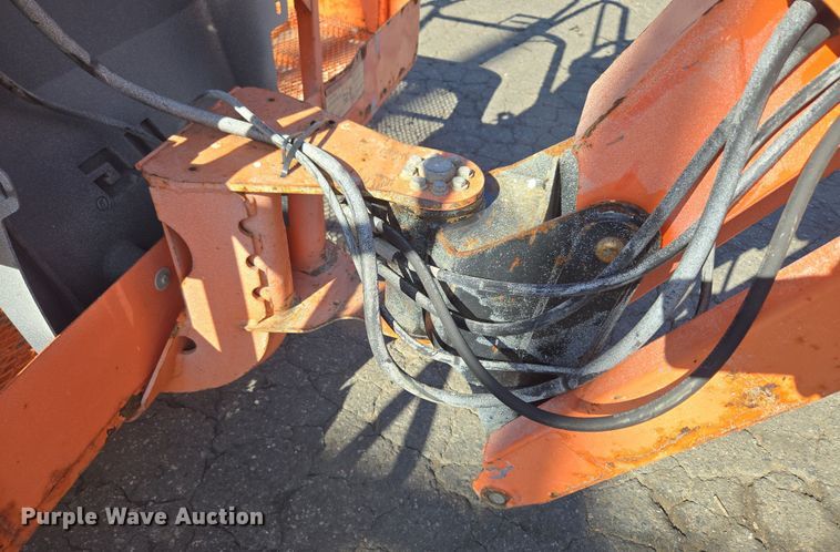image for item ER5165 2011 JLG 600AJ boom lift