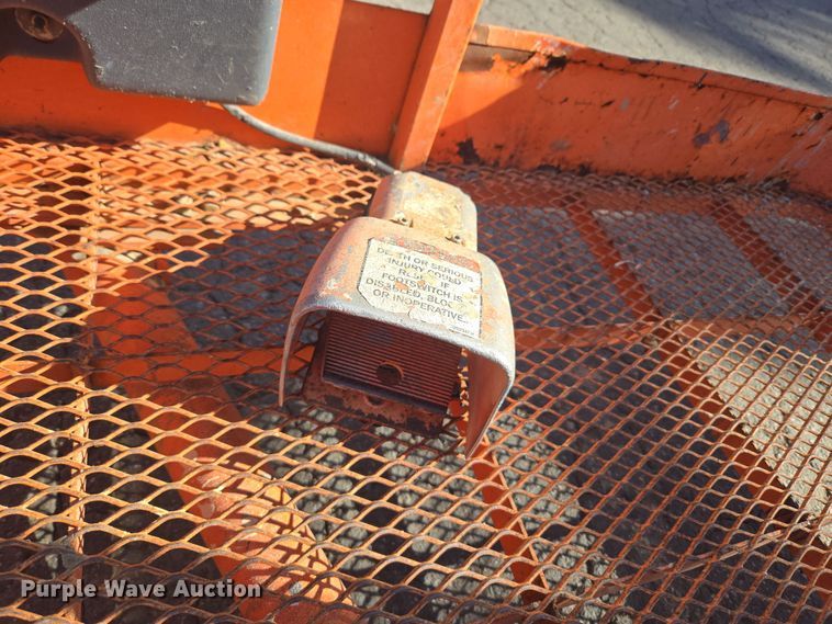 image for item ER5165 2011 JLG 600AJ boom lift