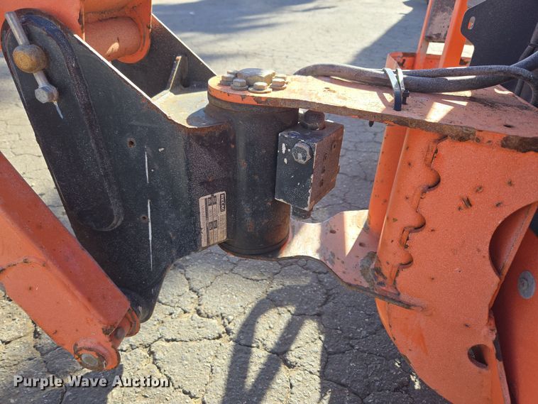 image for item ER5165 2011 JLG 600AJ boom lift