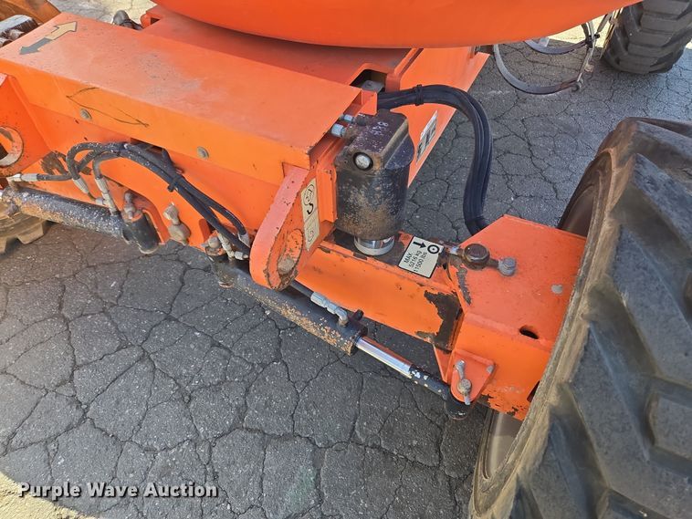 image for item ER5165 2011 JLG 600AJ boom lift