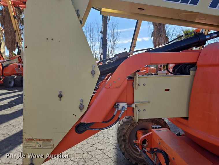 image for item ER5165 2011 JLG 600AJ boom lift
