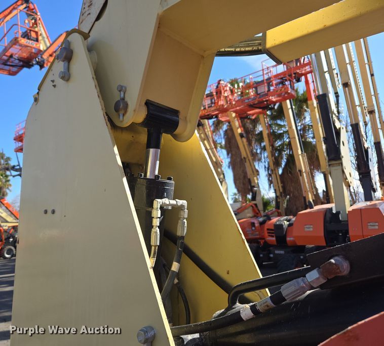 image for item ER5165 2011 JLG 600AJ boom lift