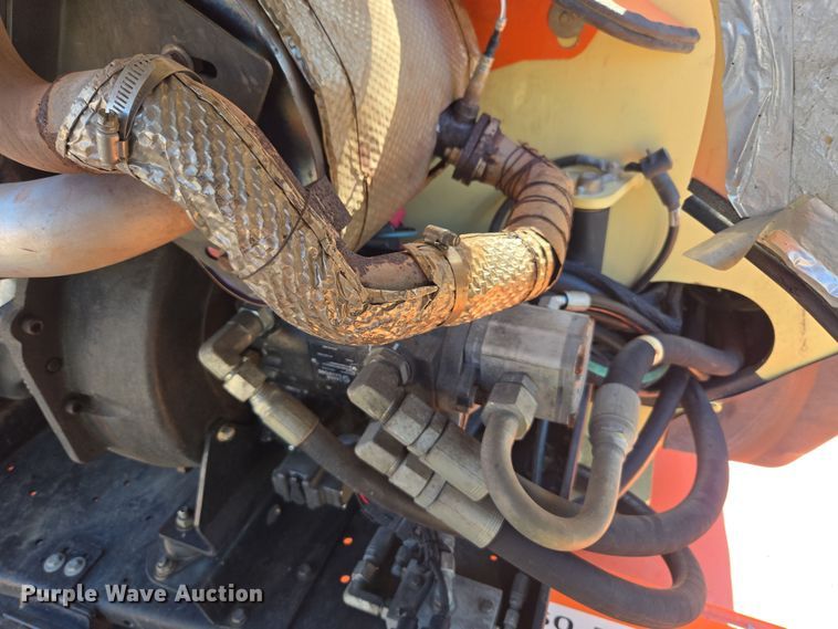 image for item ER5165 2011 JLG 600AJ boom lift