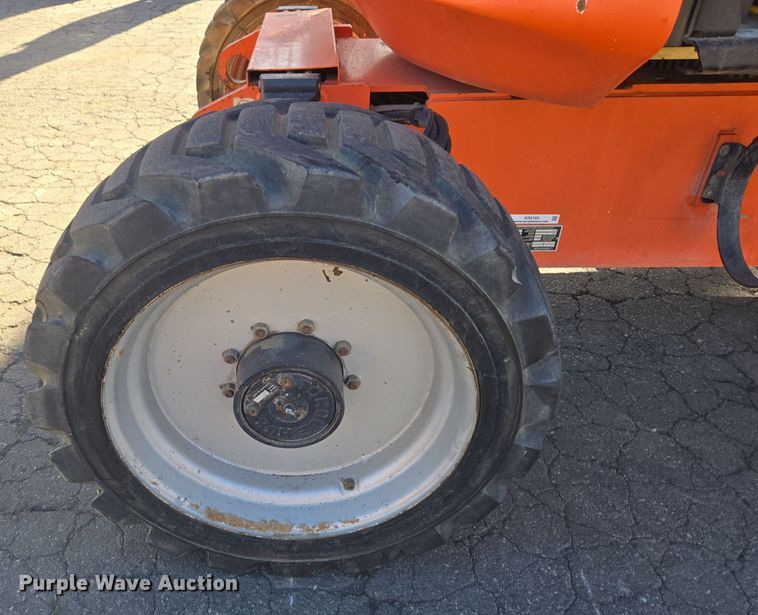 image for item ER5165 2011 JLG 600AJ boom lift