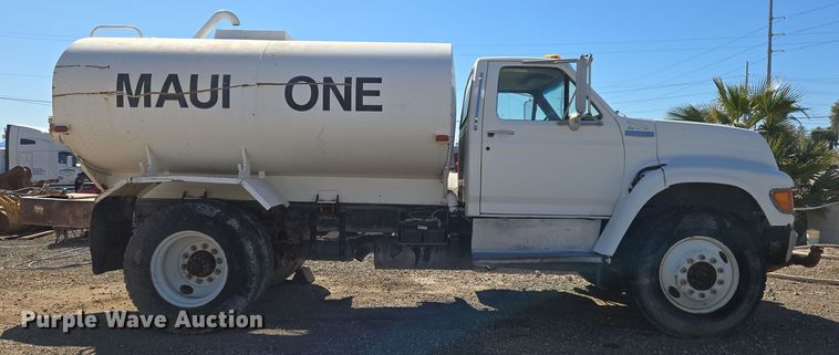 image for item ER5168 1996 Ford F800 water truck