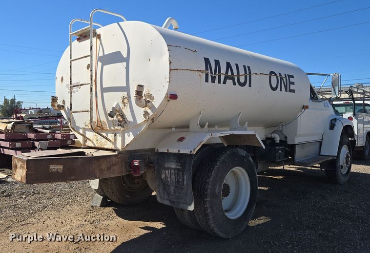 image for item ER5168 1996 Ford F800 water truck