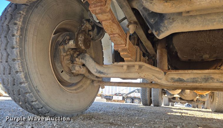 image for item ER5168 1996 Ford F800 water truck