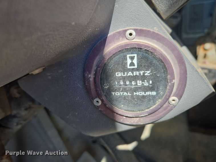 image for item ER5168 1996 Ford F800 water truck