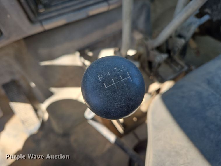 image for item ER5168 1996 Ford F800 water truck