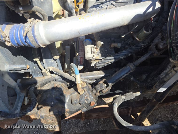 image for item ER5168 1996 Ford F800 water truck