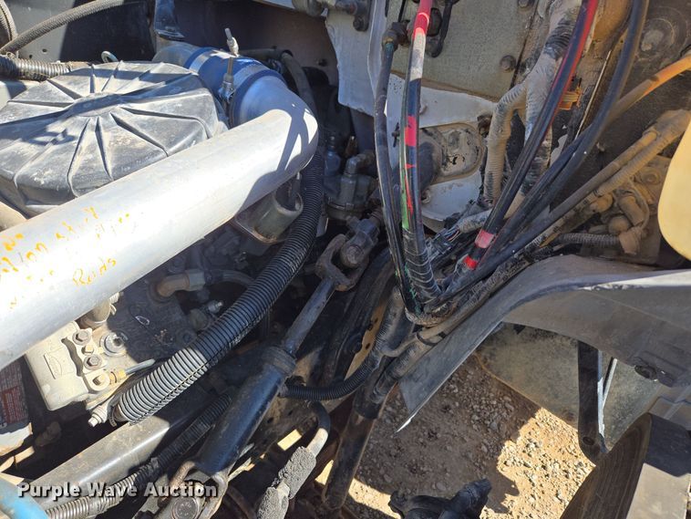 image for item ER5168 1996 Ford F800 water truck