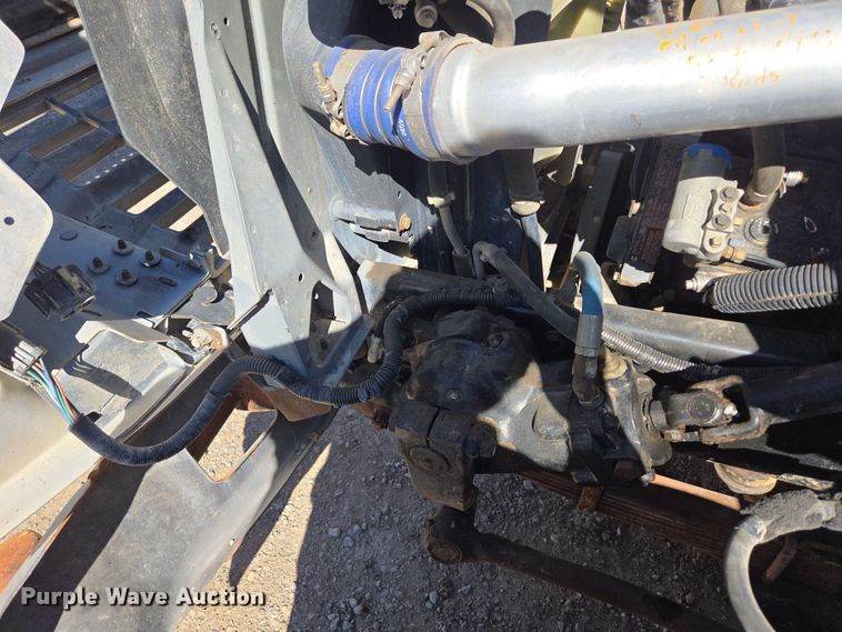 image for item ER5168 1996 Ford F800 water truck