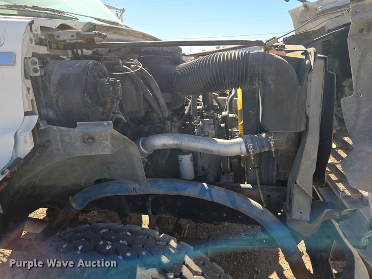 image for item ER5168 1996 Ford F800 water truck