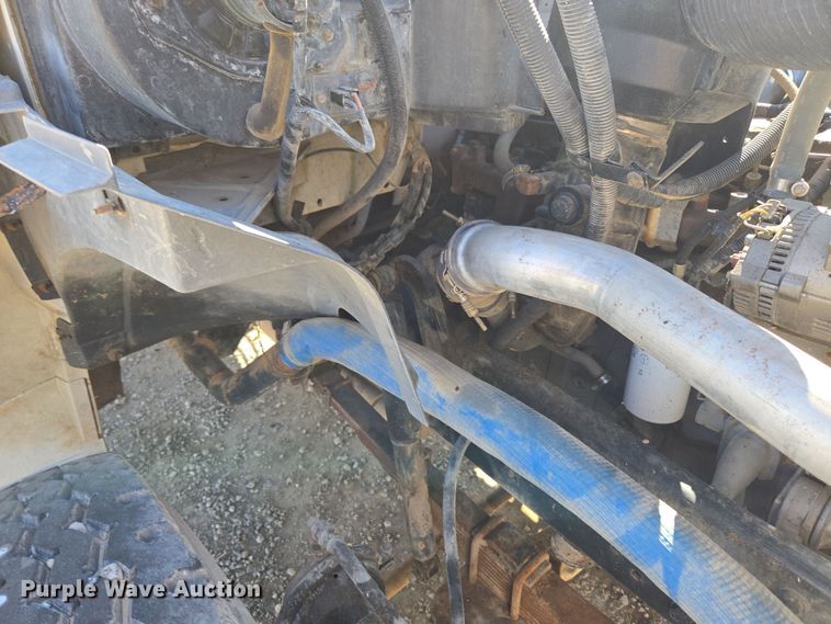 image for item ER5168 1996 Ford F800 water truck