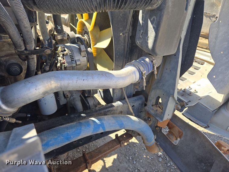 image for item ER5168 1996 Ford F800 water truck