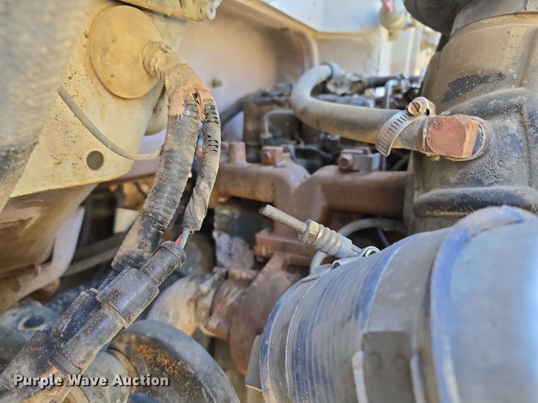 image for item ER5168 1996 Ford F800 water truck