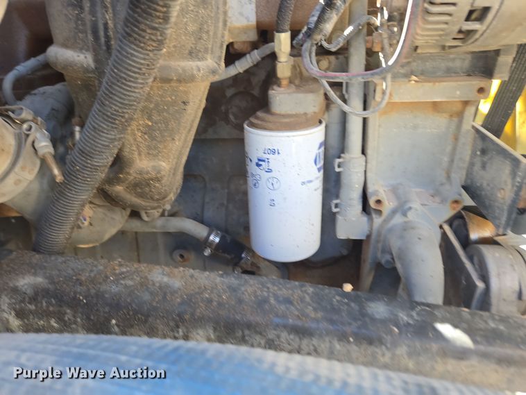 image for item ER5168 1996 Ford F800 water truck