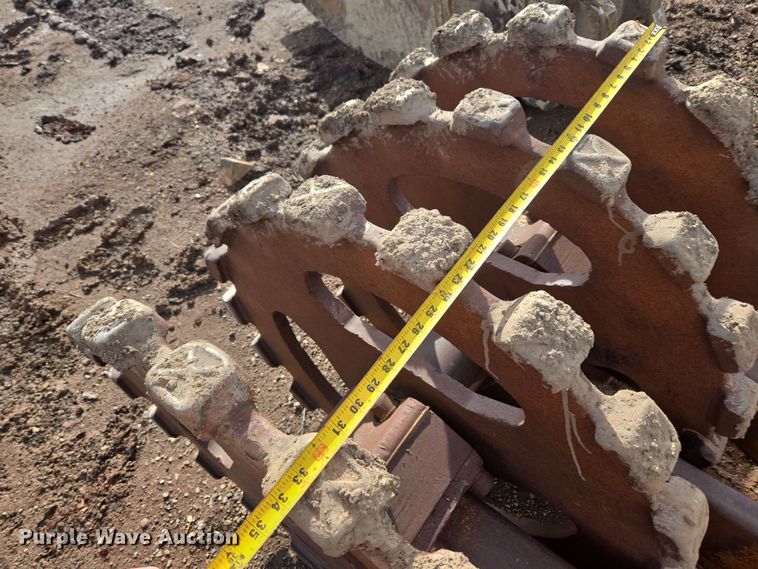 image for item ER5176 Excavator compaction wheel