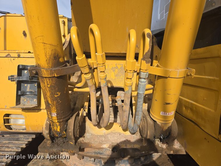 image for item ER5179 1996 Caterpillar 320L excavator