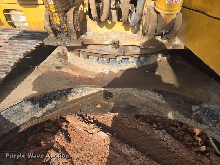 image for item ER5179 1996 Caterpillar 320L excavator
