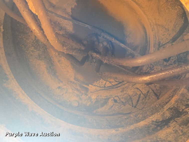 image for item ER5179 1996 Caterpillar 320L excavator