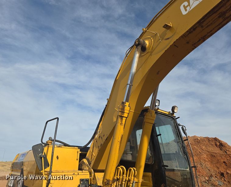 image for item ER5179 1996 Caterpillar 320L excavator