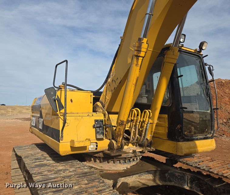 image for item ER5179 1996 Caterpillar 320L excavator