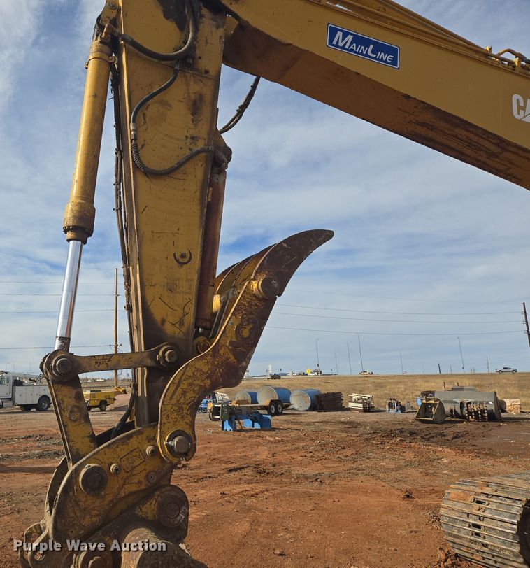 image for item ER5179 1996 Caterpillar 320L excavator