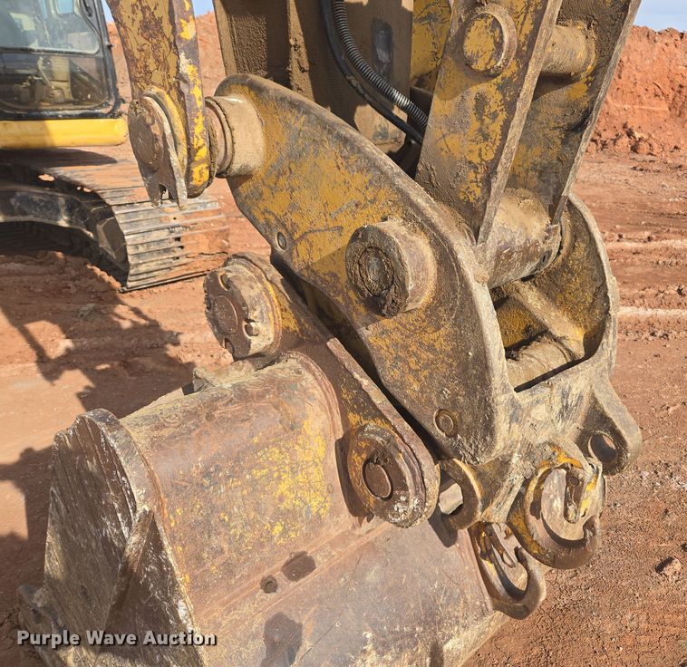 image for item ER5179 1996 Caterpillar 320L excavator