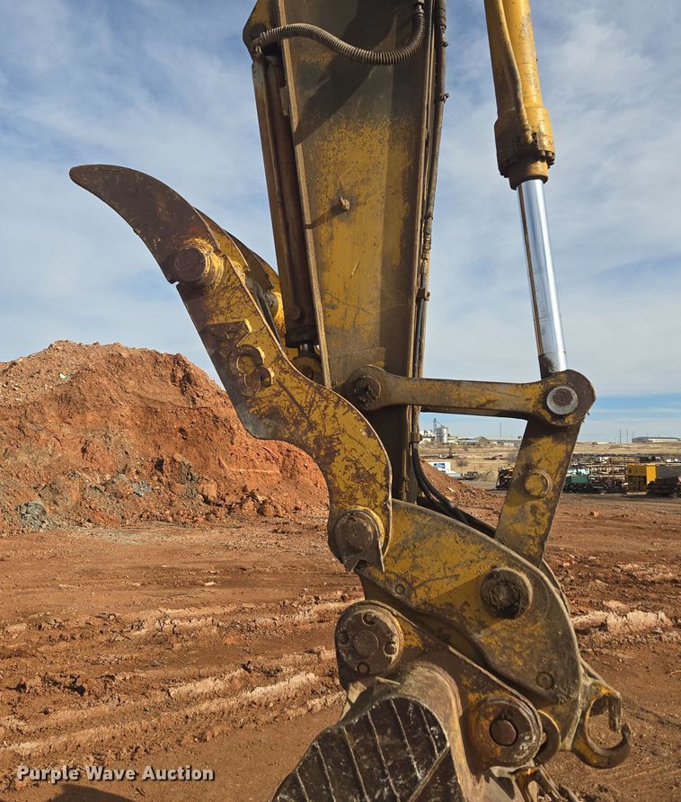 image for item ER5179 1996 Caterpillar 320L excavator