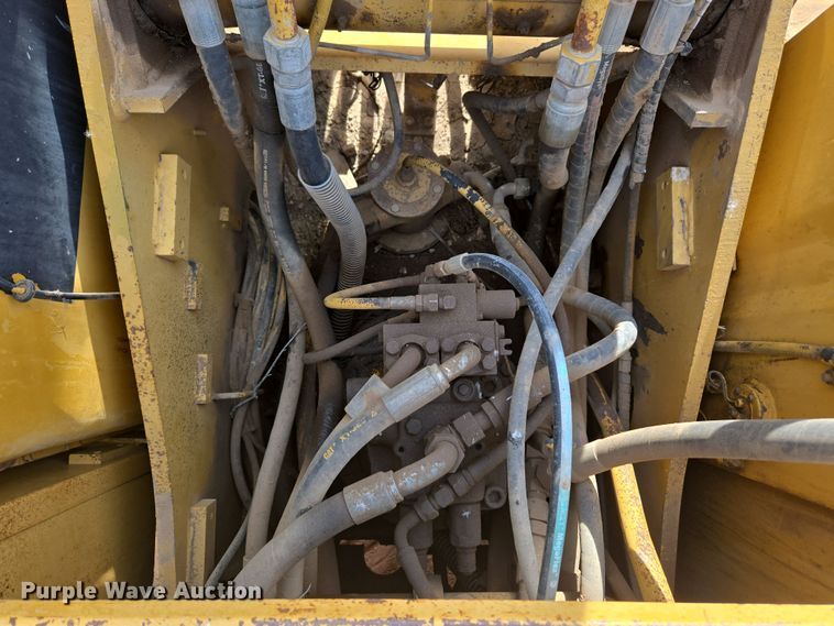 image for item ER5179 1996 Caterpillar 320L excavator