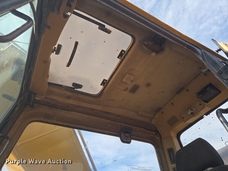 image for item ER5179 1996 Caterpillar 320L excavator