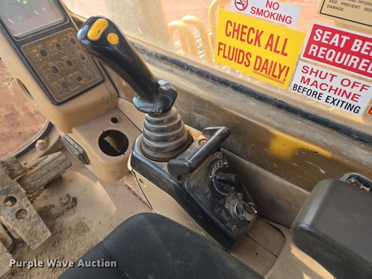 image for item ER5179 1996 Caterpillar 320L excavator