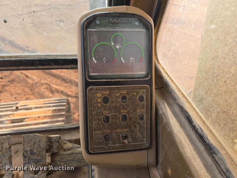 image for item ER5179 1996 Caterpillar 320L excavator