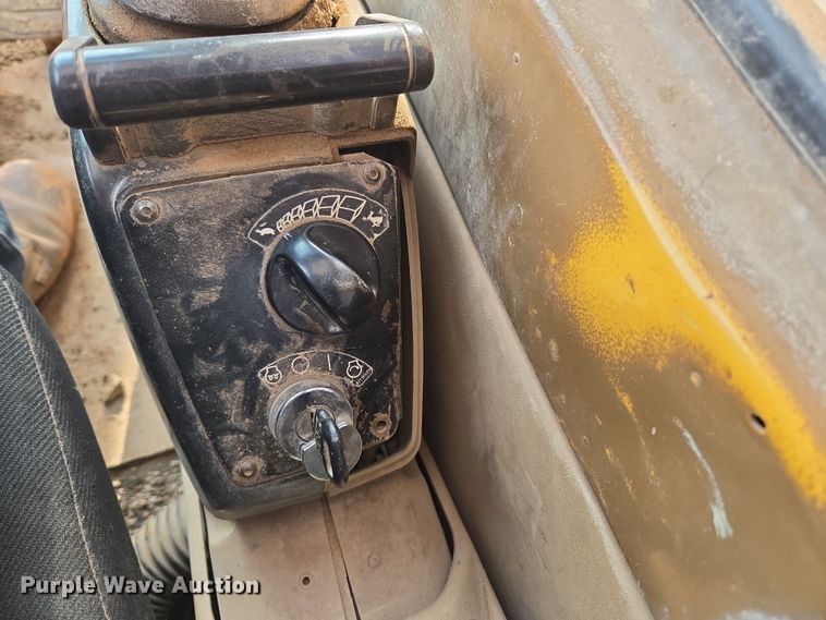 image for item ER5179 1996 Caterpillar 320L excavator