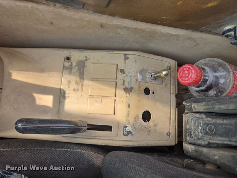 image for item ER5179 1996 Caterpillar 320L excavator