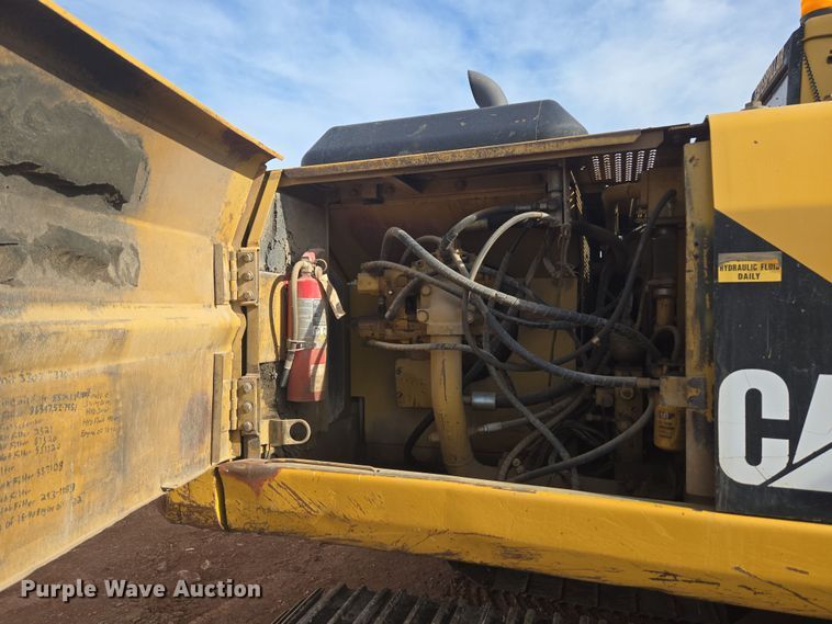 image for item ER5179 1996 Caterpillar 320L excavator