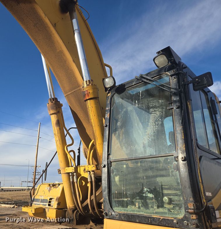 image for item ER5181 1999 Caterpillar 330B L excavator